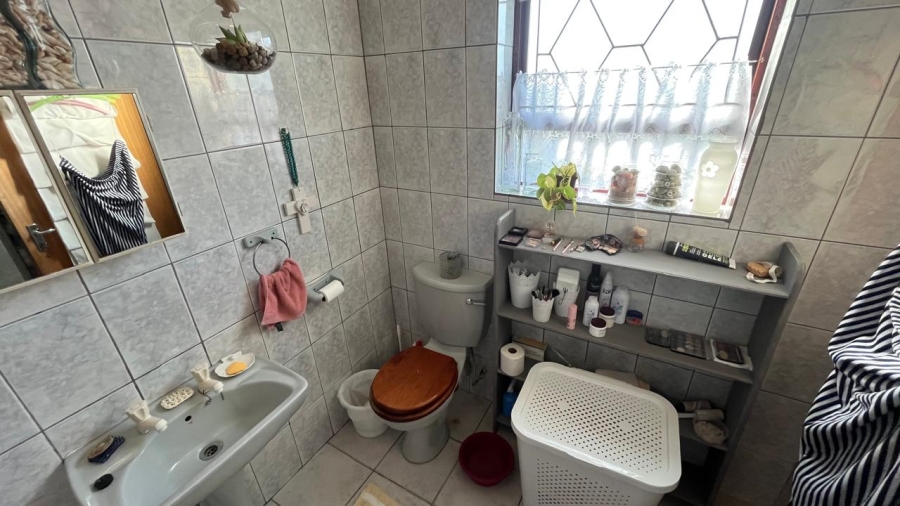 2 Bedroom Property for Sale in Wavecrest Eastern Cape